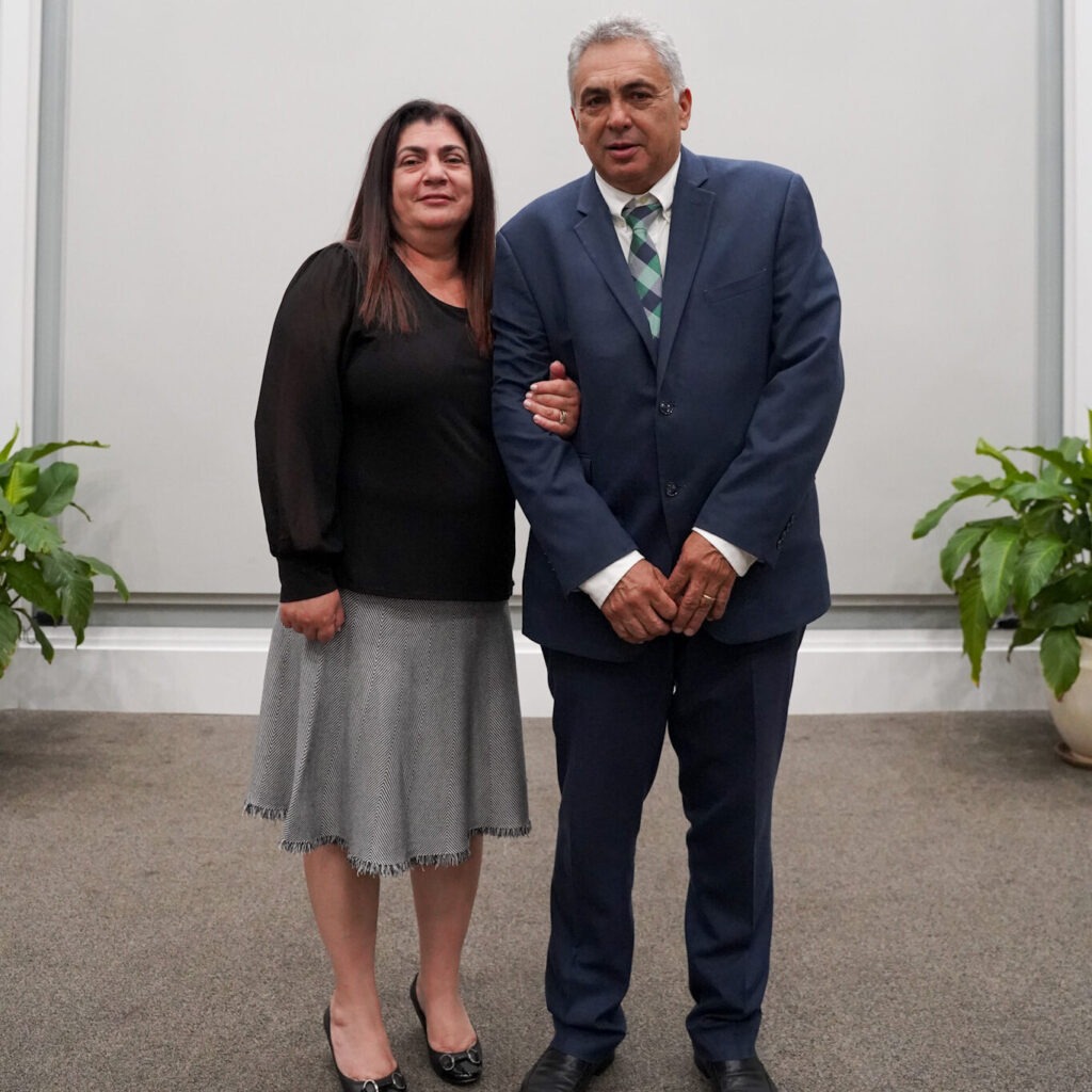 Pr. Sinesio e Debora Oliveira  Mount Vernon NY e1704938292153